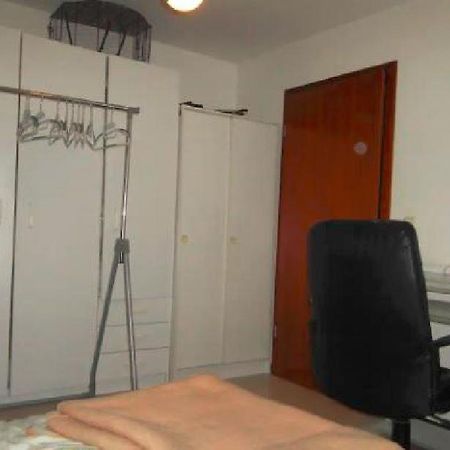 Duesseldorf - Separates, Privates Zimmer Eksteriør billede